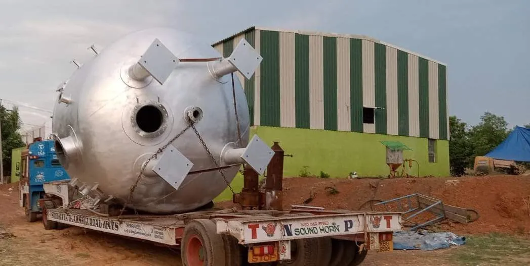Storage tank in transit